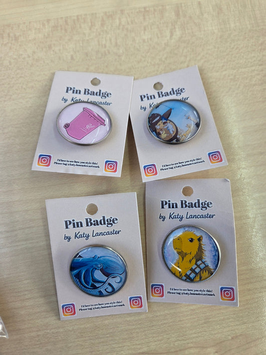 Round pin badge