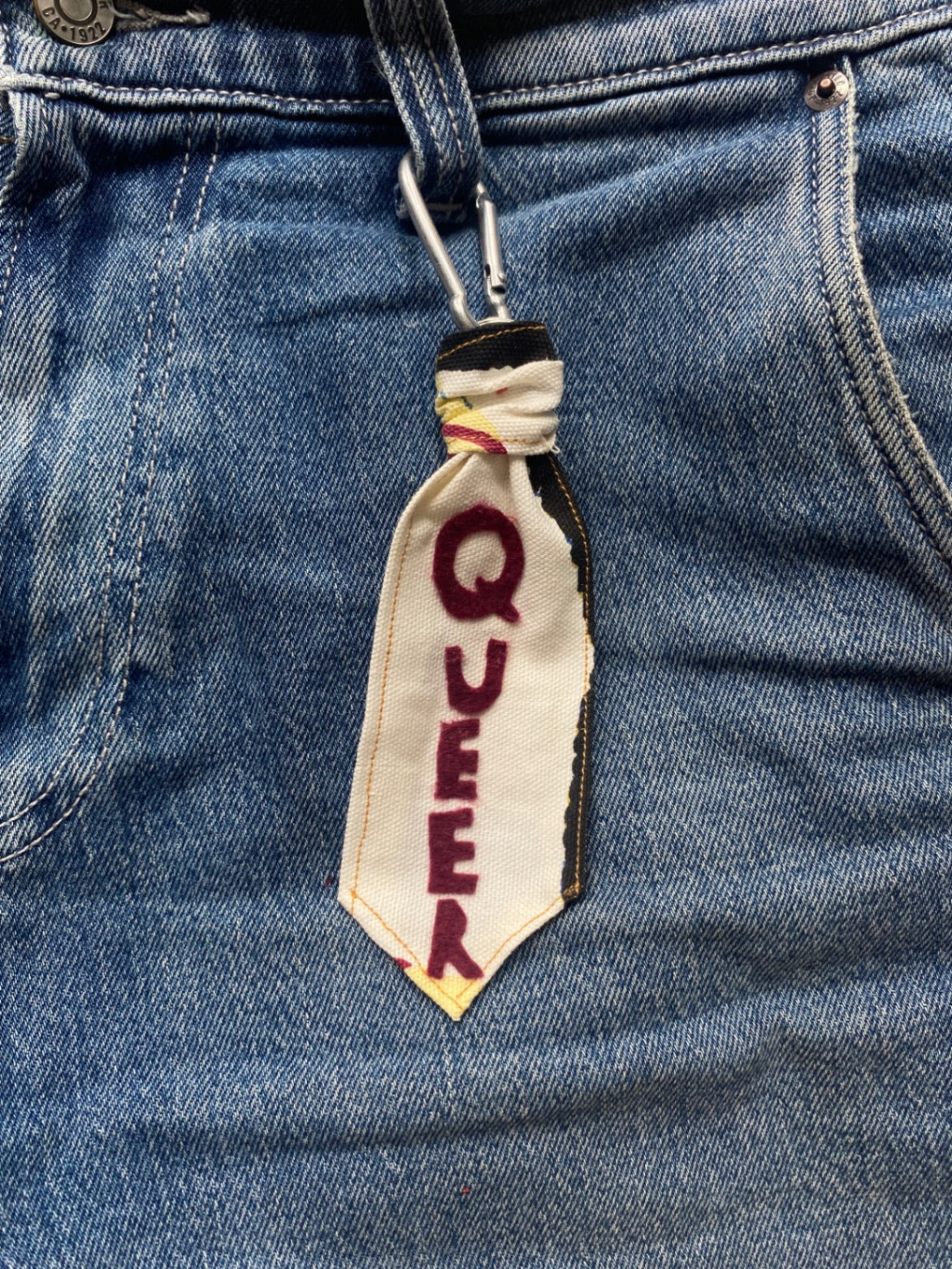 QUEER Tie Keyring