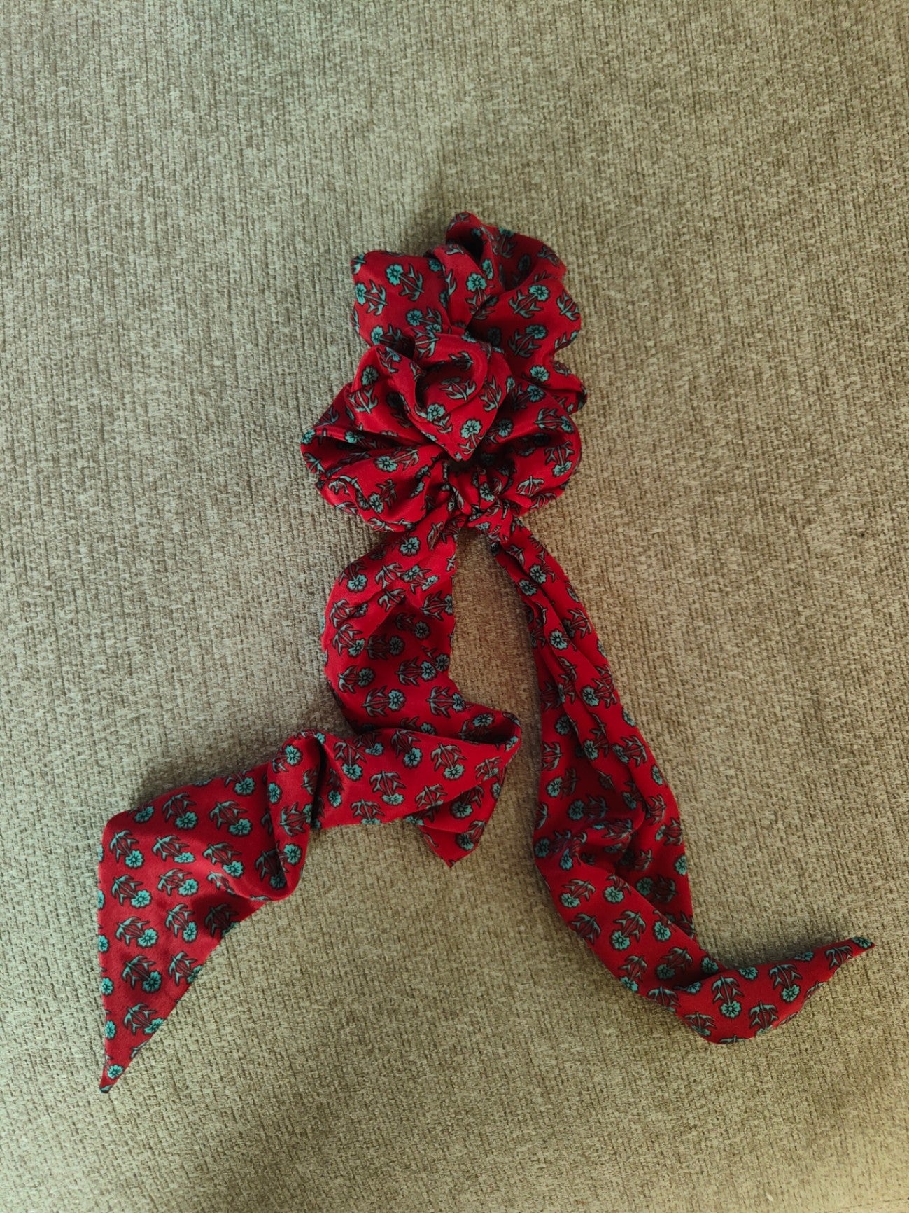 Es Cana Scrunchie with scarf - matches top 
