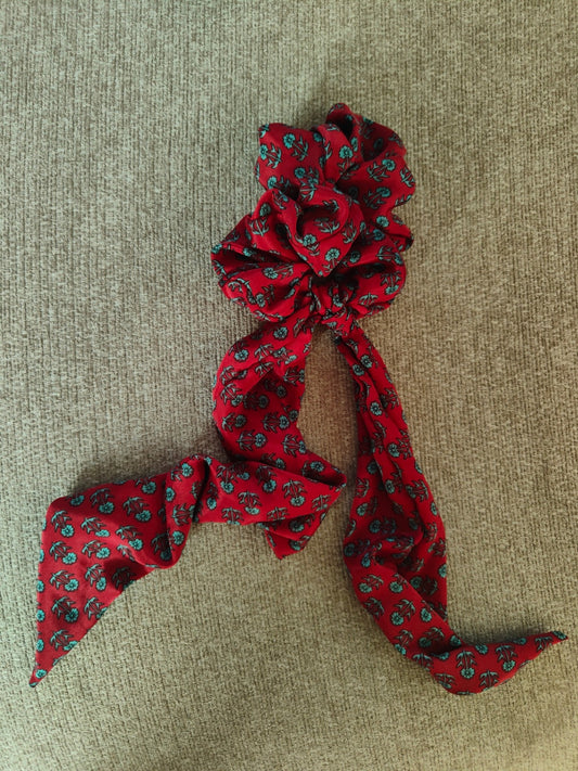 Es Cana Scrunchie with scarf - matches top 