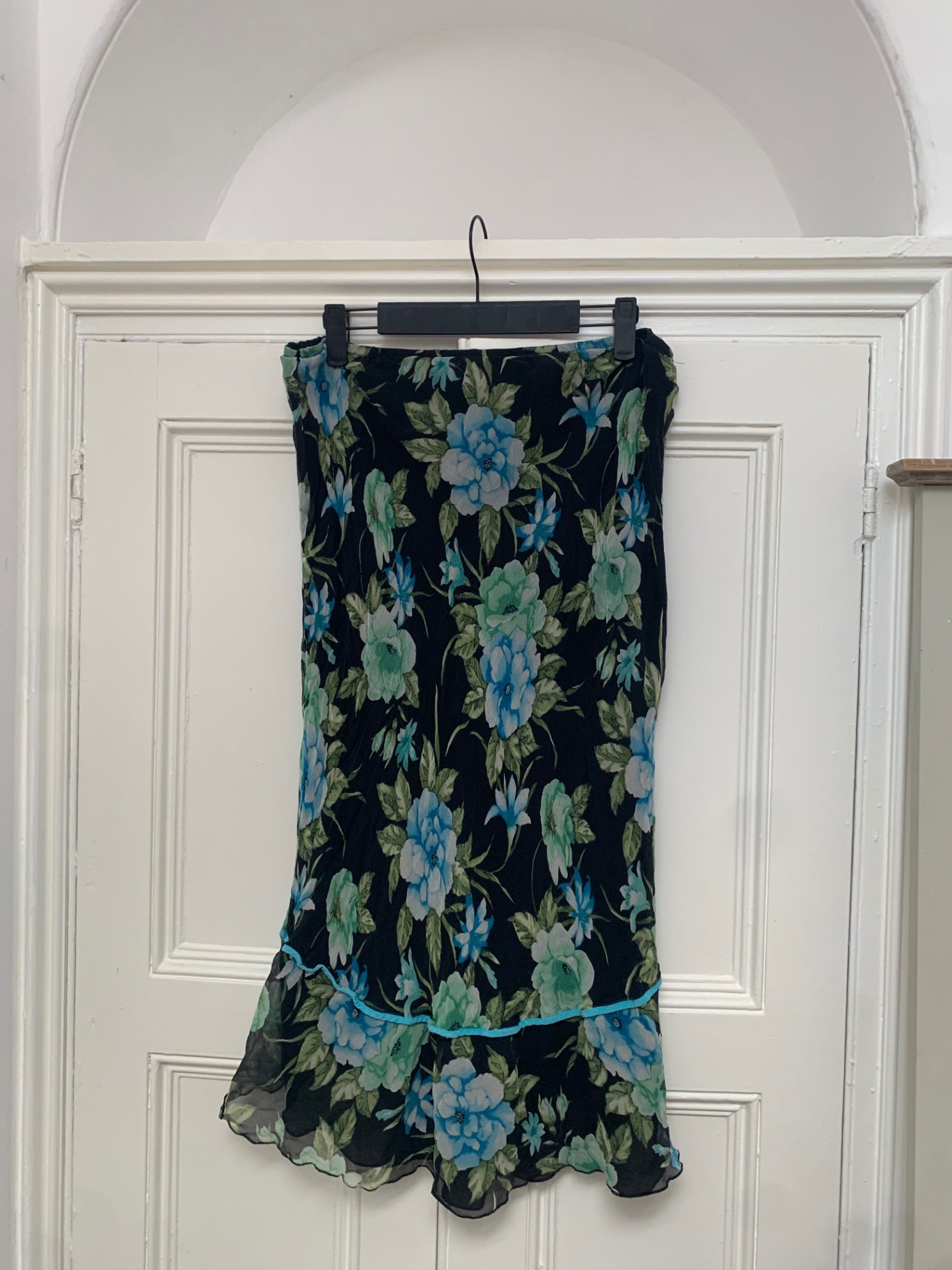 vintage black & blue floral skirt 