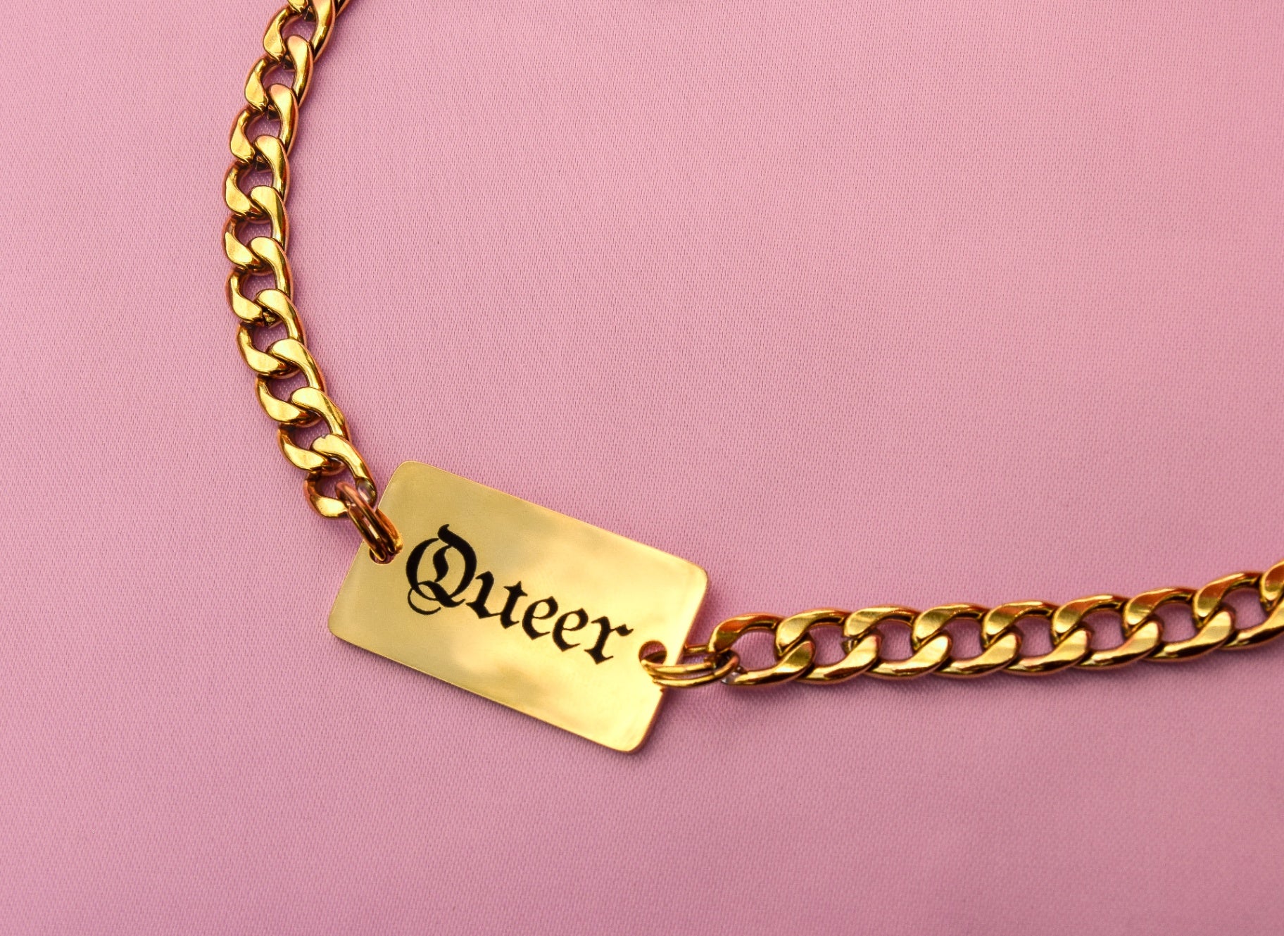 Gold QUEER engraved chunky chain 