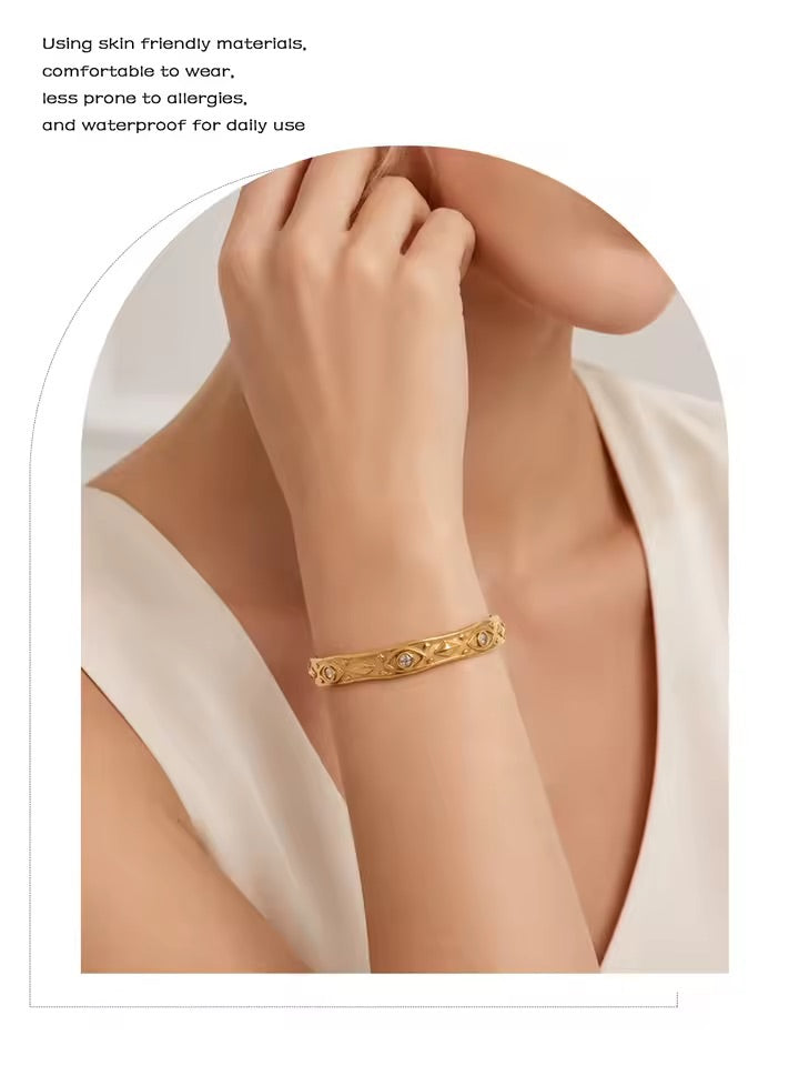 Oracle Eye Cuff Bracelet Gold