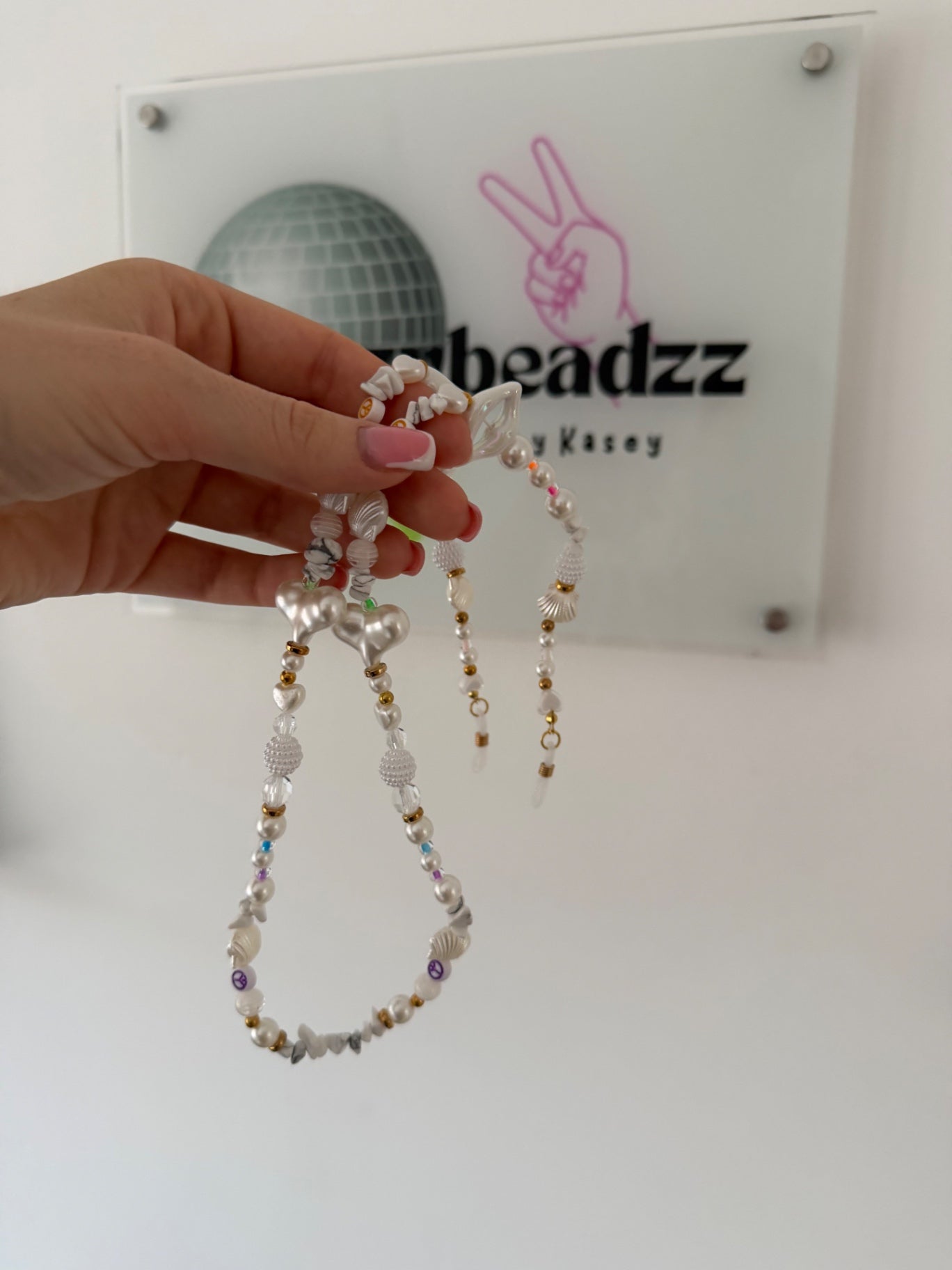 ‘Bright pearl’ sunglasses strap