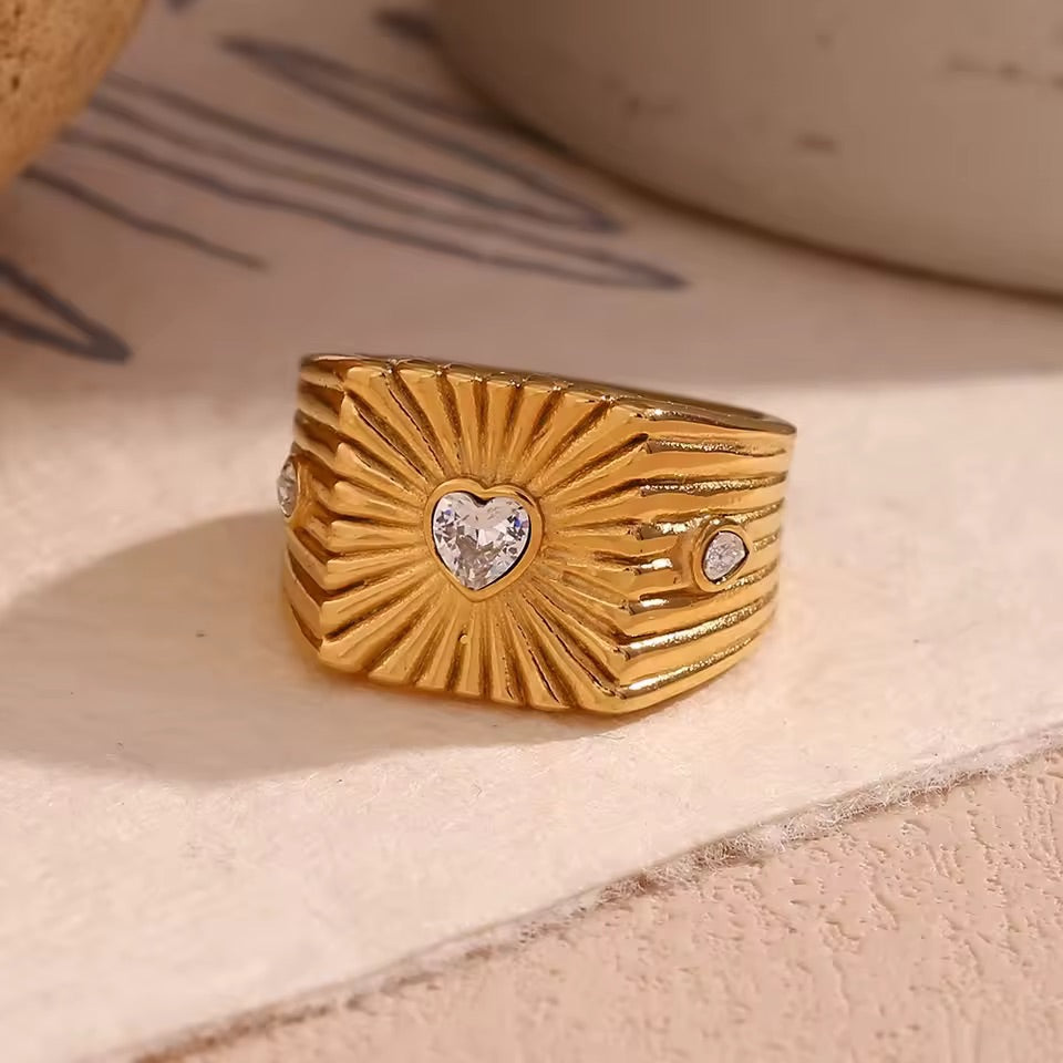 Queen Of Hearts Signet Ring Silver Red S8