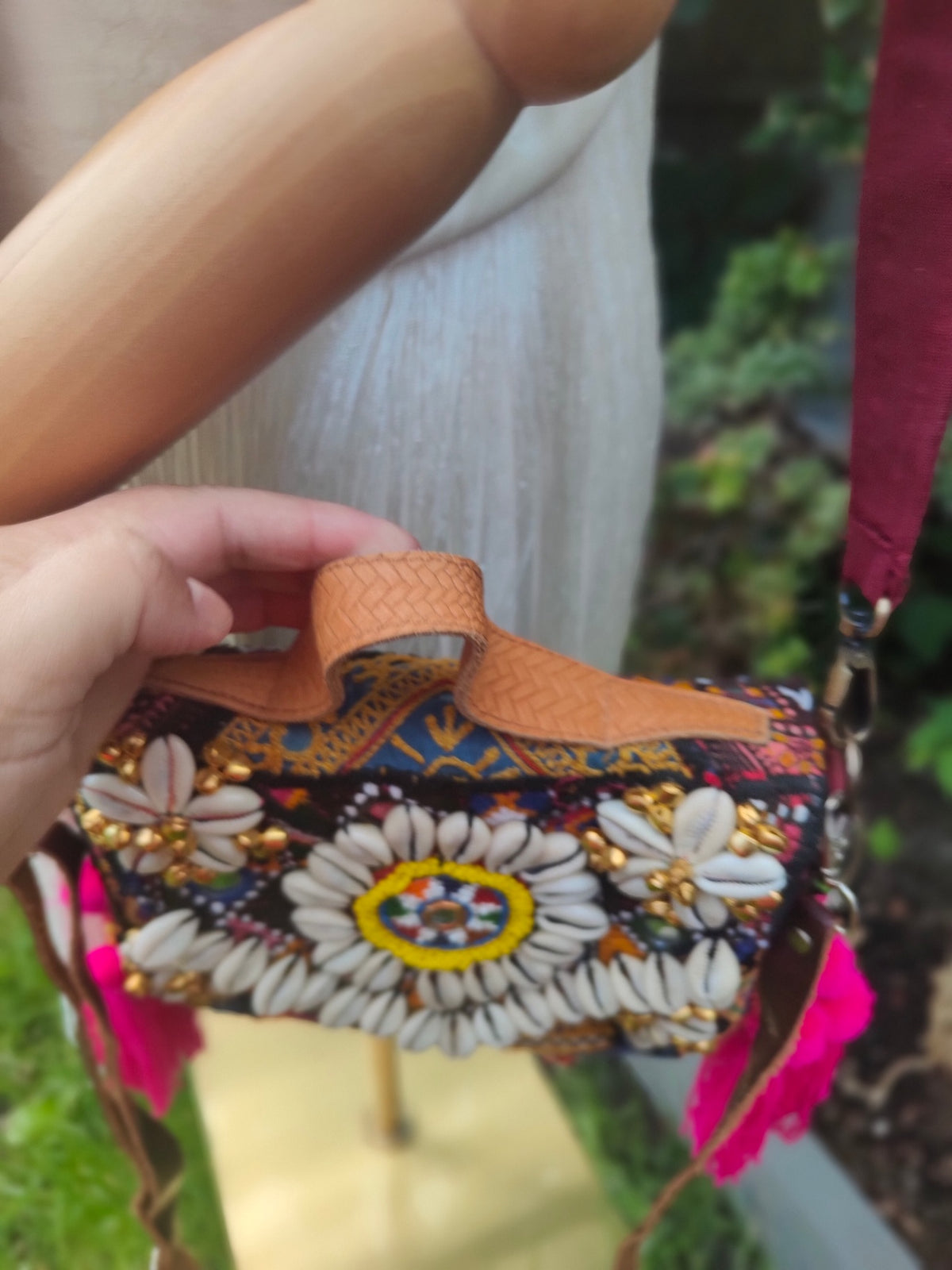 Es Vedra handbag/ crossbody bag - comes with two straps