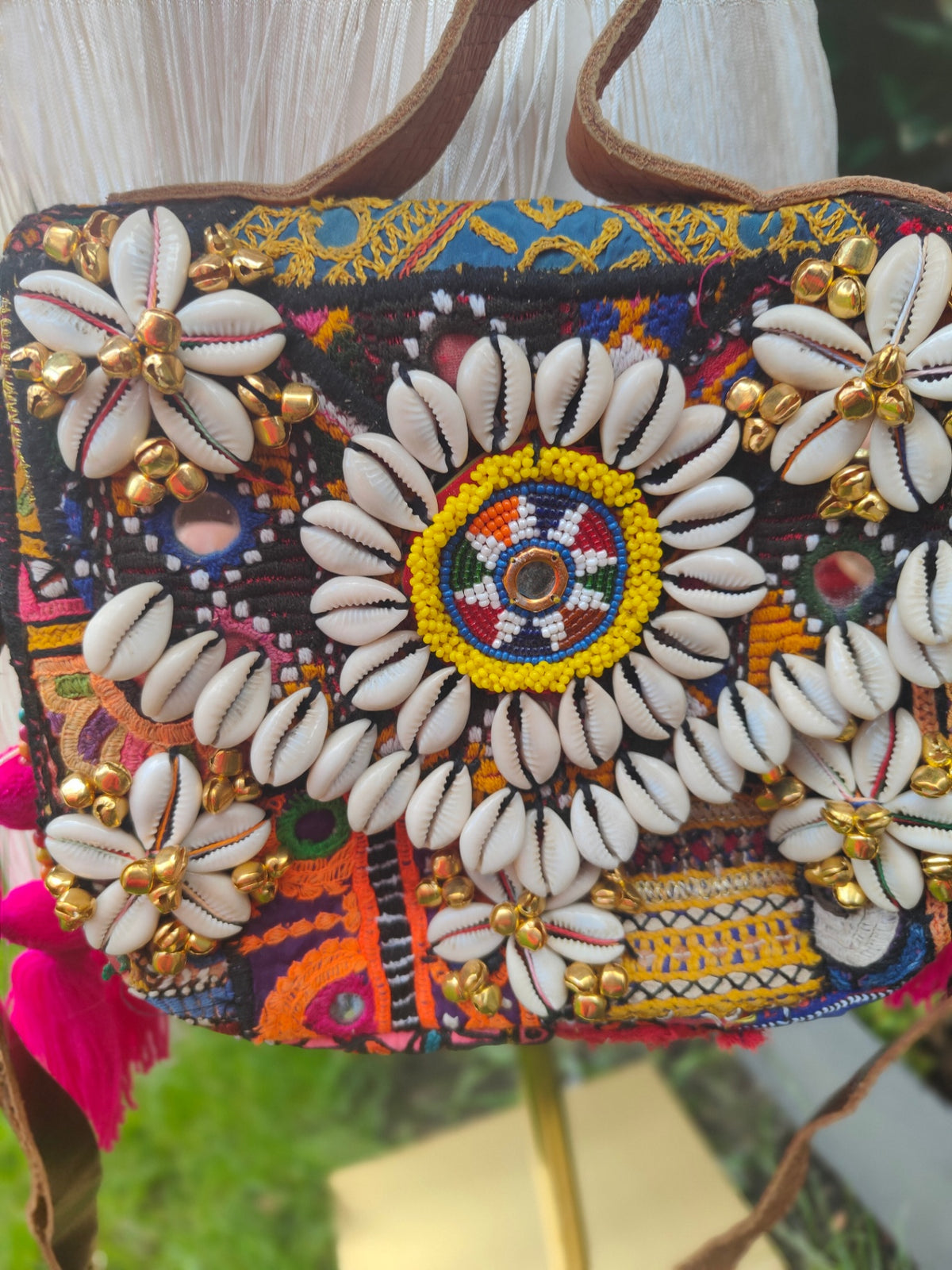 Es Vedra handbag/ crossbody bag - comes with two straps