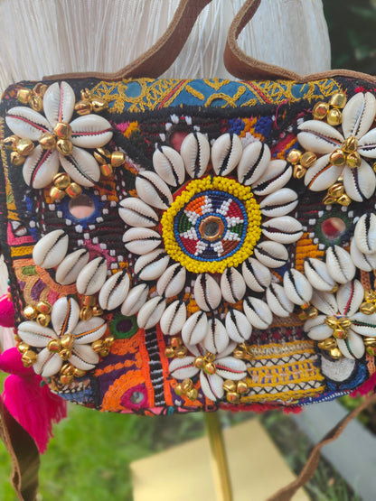 Es Vedra handbag/ crossbody bag - comes with two straps