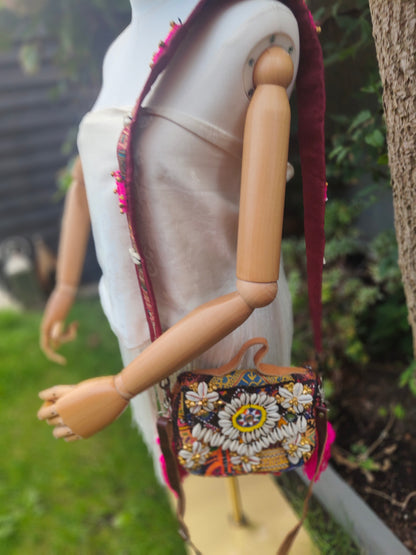 Es Vedra handbag/ crossbody bag - comes with two straps