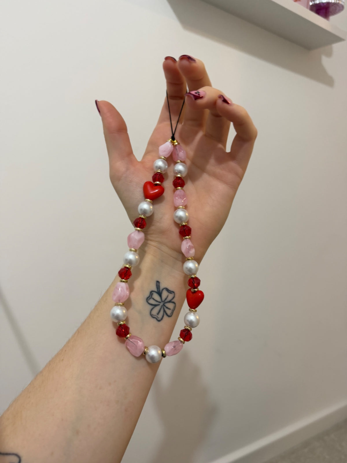 ‘Love is in the air’ phone charm