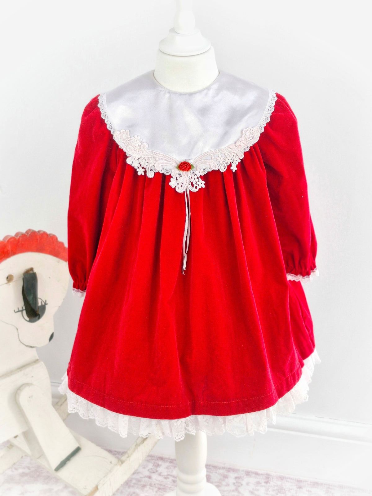 Red velvet Allison Ann