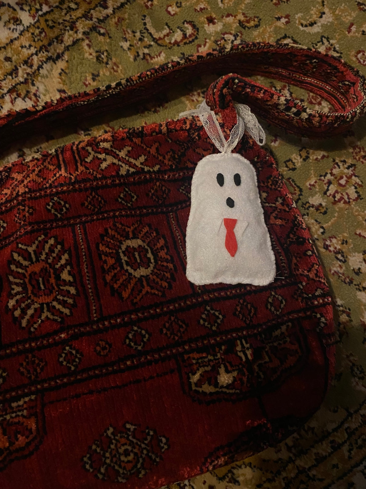 GHOST TIE BAG CHARM