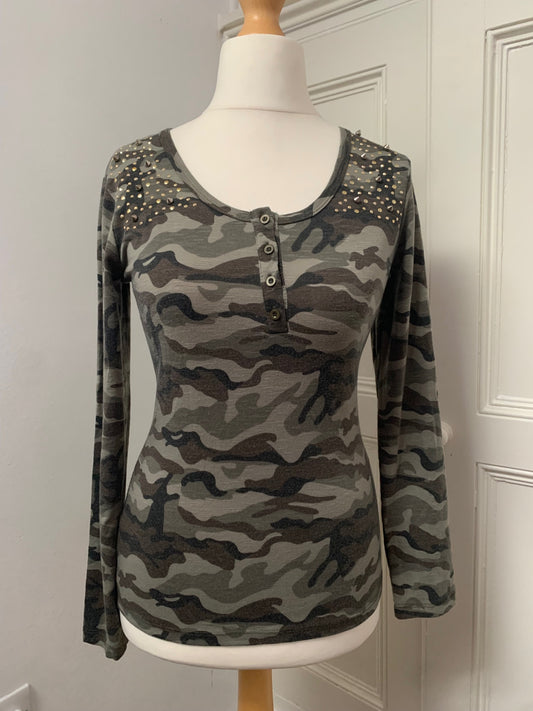 y2k camo studded top