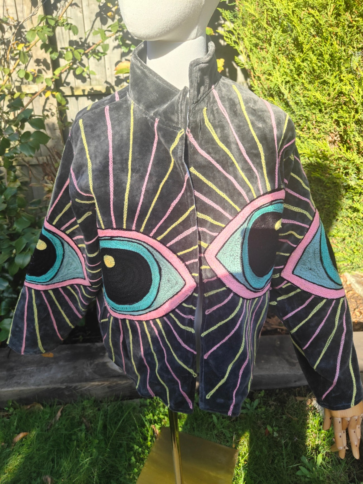 Wanderlust velvet jacket - evil eye grey pink 