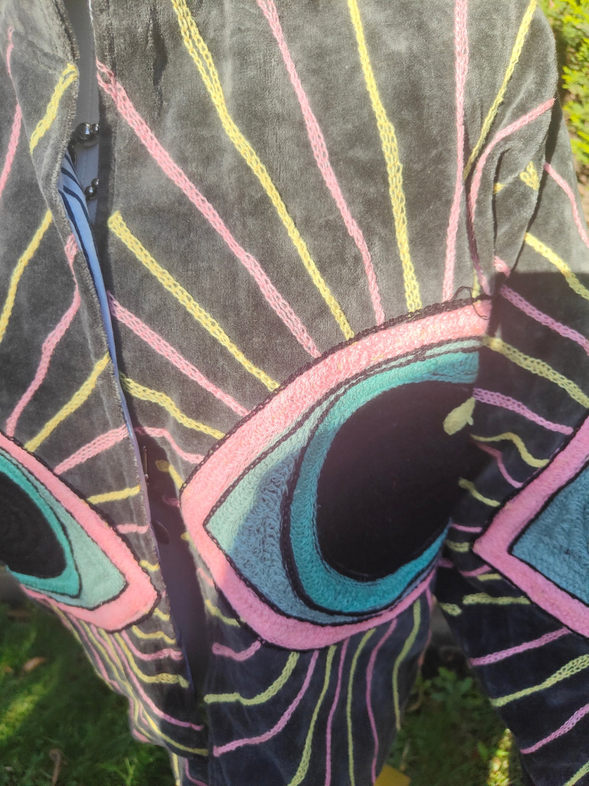 Wanderlust velvet jacket - evil eye grey pink 