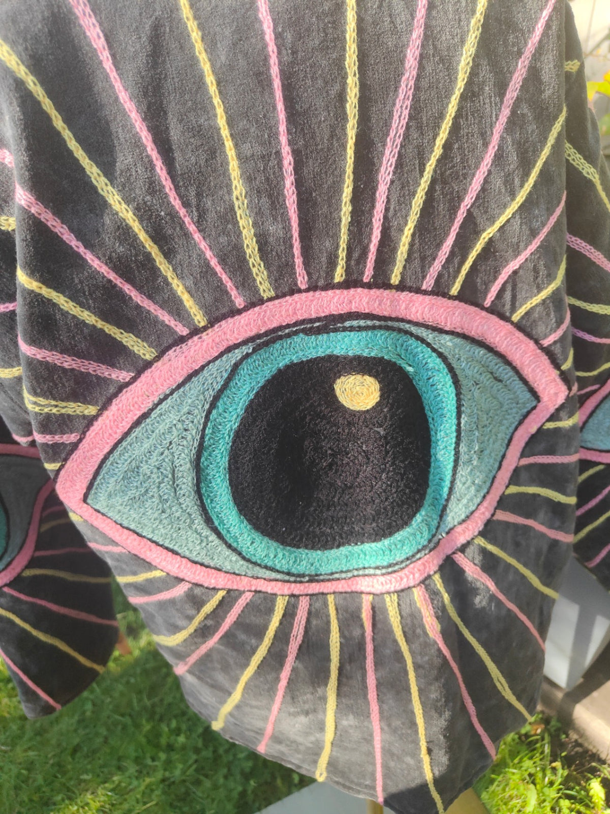 Wanderlust velvet jacket - evil eye grey pink 